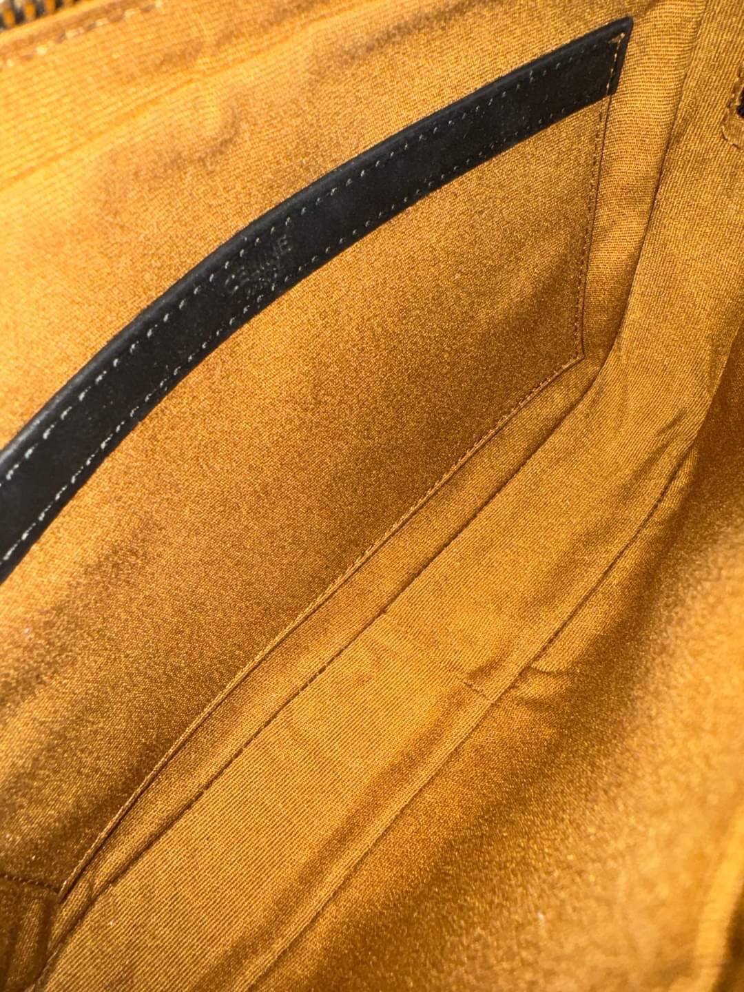 CELINE MEDIUM MESSENGER BAG IN TRIOMPHE CANVAS WITH CELINE PRINT เกรดท็อปออริ 1:1 เกรดดีสุด สลับแท้ หนังแท้และแคนวาสแท้ ใช้งานต่างประเทศได้ ภาพถ่ายจากงานจริง