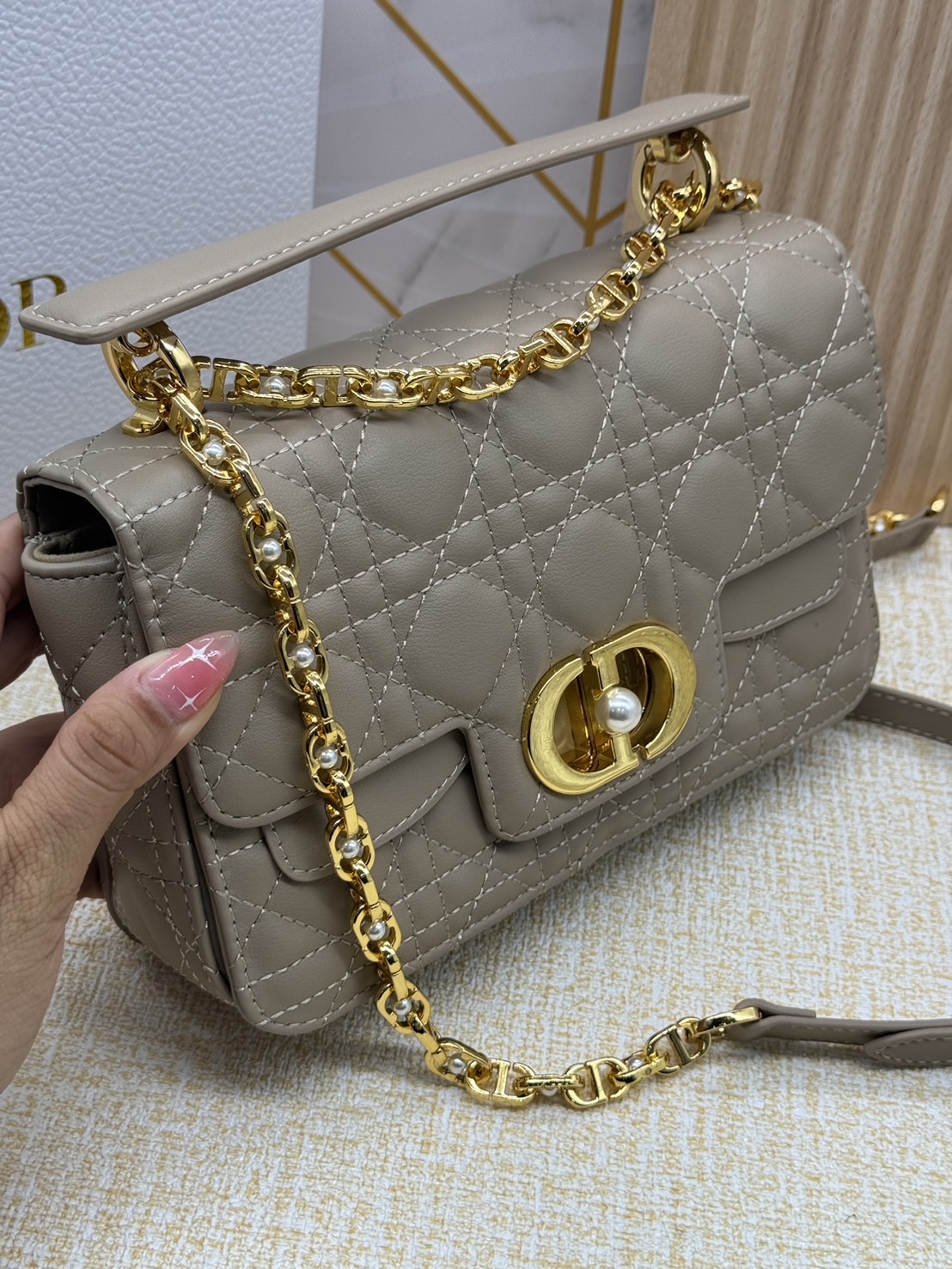 SMALL DIOR JOLIE TOP HANDLE BAG กระเป๋าสะพายดิ-ออร์ รุ่นใหม่ งานหนังสวย เกรดออริจินอล สลับแท้ ใช้งานต่างประเทศได้ งานสวยตามรูป ภาพถ่ายจากงานขายจริง