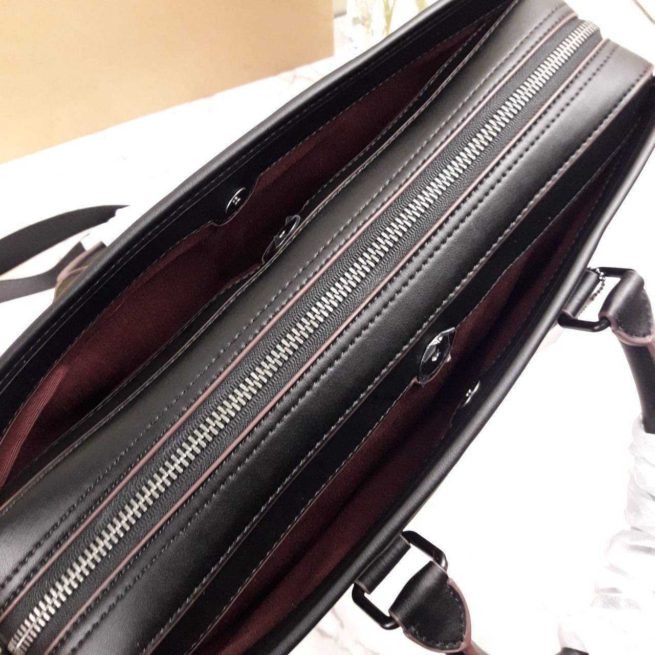 COACH BOND BRIEF IN SIGNATURE CANVAS (COACH F23212)🍁 หนุมๆสาวๆ สาวก Unisex พลาดไม่ได้เลย ลุยงานได้จริง รุ่นนี้เลย//วัสดุแคนวาส ผสมกับหนังแท้ คุณภาพ ทนทาน หนาแน่น ใส่เอกสาร ใส่โน๊ตบุ๊ค ลุยงานได้แบบ Real life จริงๆ ฟังก์ชั่นครบมาก >>มีสายสะพาย