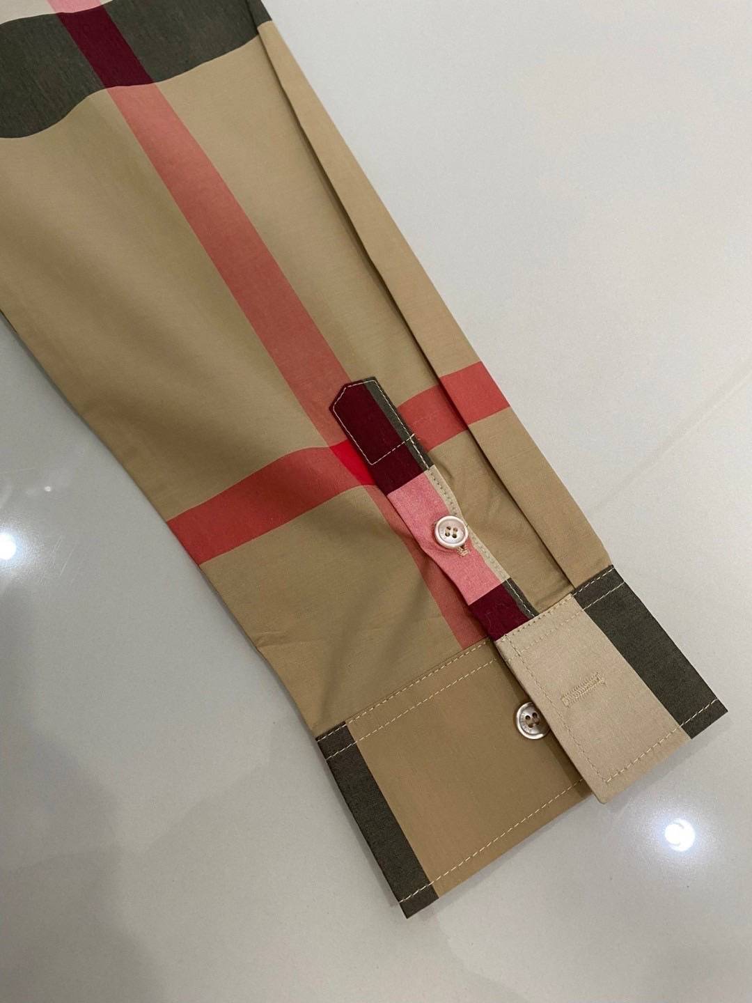 TOP ORI | BURBERRY Shirt งานดีมากๆ งานVIP 1:1 แนะนำให้ต้องมีเป็นเจ้าของ เสื้อเชิ้ตงานแบรนด์เนื้อผ้าอย่างดีงานนำเข้าจากโรงงานเทียบแบรนด์ เกรดท็อปออริจินอล เกรดดีสุด เทียบแท้ พร้อมป้ายแท็ก