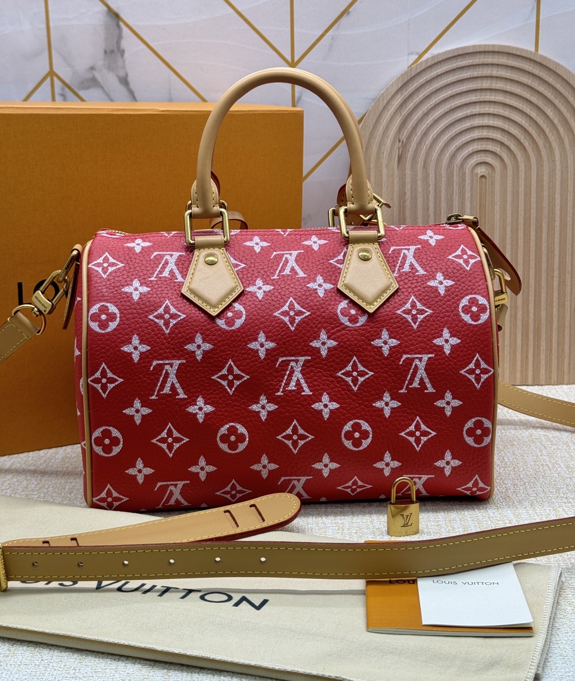 RUNWAY LV Speedy P9 Bandoulière 25 Soft Leather กระเป๋าสะพายสปีดี้รุ่นใหม่หรูหรา เกรดท็อปวีไอพี เกรดดีสุด 1:1 หนังแท้สวยงาม เก็บทุกรายละเอียด ใช้สลับแท้ ผ่านทุก ตม.