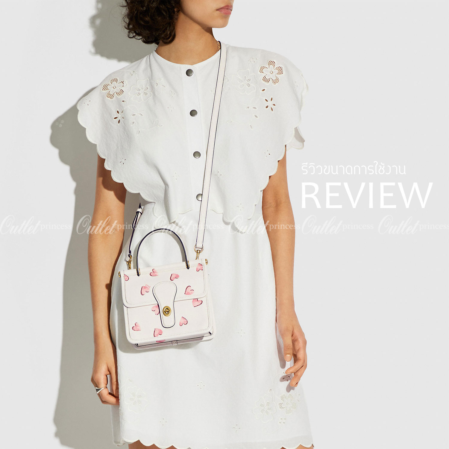 COACH LIMITED EDITION WILLIS TOP HANDLE 18 WITH HEART PRINT ((c3919)) พร้อมส่งที่ไทย ได้ไปหลงรักแน่นอนค่ะ! กระเป๋าหิ้วหรือสะพายข้าง หนังแท้นิ่มสวยงาม ❤️จุดเด่นคือตัวกระเป๋าปริ้นลายหัวใจทั้งใบ ดูหวานน่ารักมากๆค่ะ เปิดปิดกระเป๋าแบบหมุนล็อค ภายในมีช่อ