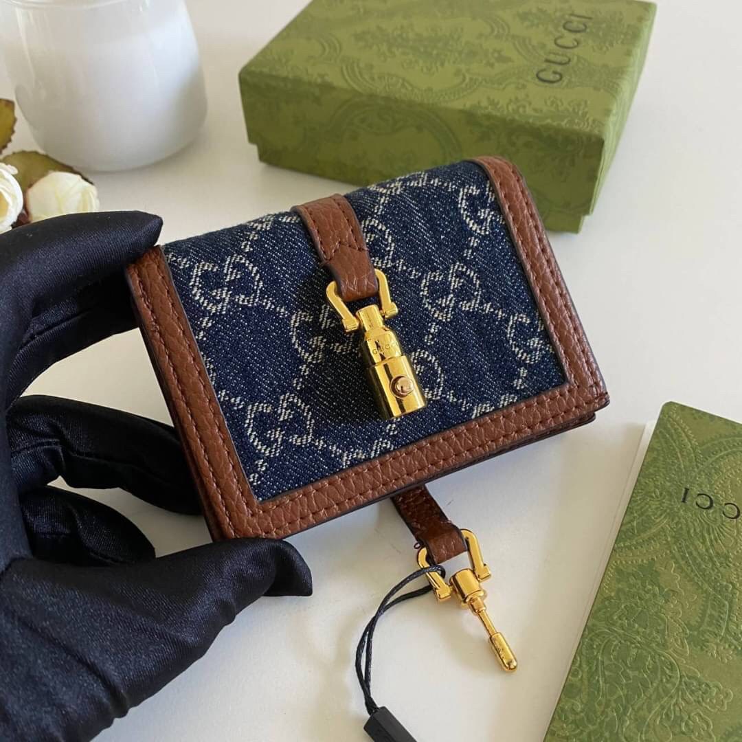 หนังแท้ GUCCI horsebit wallet / GUCCI Jackie wallet / GUCCI WALLET พร้อมส่งที่ไทย กระเป๋าสตางค์รุ่นยอดนิยม งานหนังแท้ทั้งใบ ภาพสินค้าถ่ายจากงานขายจริง ใช้งานต่างประเทศได้ สวยๆ กันแล้ววันนี้ ใบนี้ must have..ค่ะ.!!