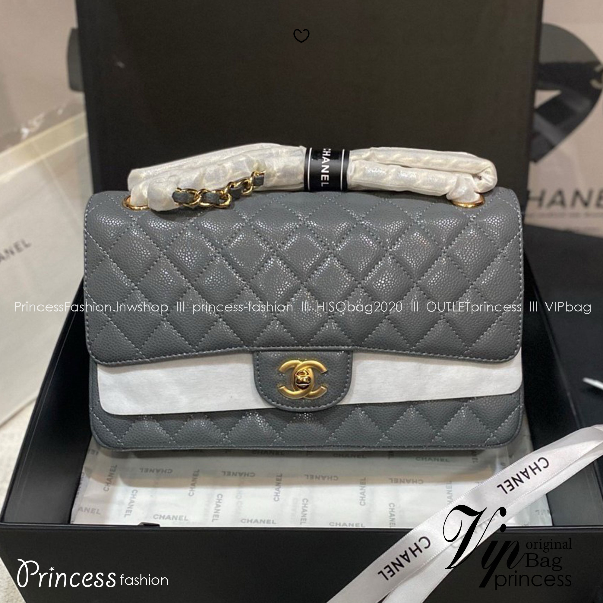CHANEL Classic Medium Flap Bag กระเป๋าสะพายคลาสสิกรุ่นยอดนิยมตลอดกาล ดีไซน์เรียบหรูหราขับผิว งานหนังแท้สวยมาก มีอะไหล่เงินและทอง สุดยอดเดอะเบสท์ไอเท็ม