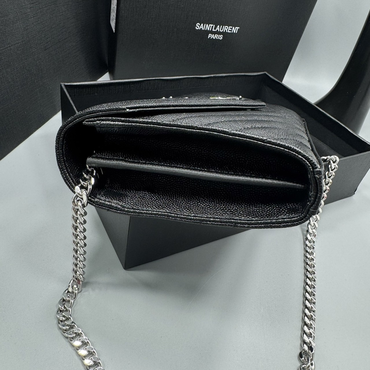 YSL Woc 9 Wallet on chain / YSL Clutch Bag 9" กระเป๋าสะพายรุ่นยอดนิยม เกรดหนังคาเวียร์สวยเต็มใบ เกรดออริ 1:1 ใช้งานต่างประเทศได้
