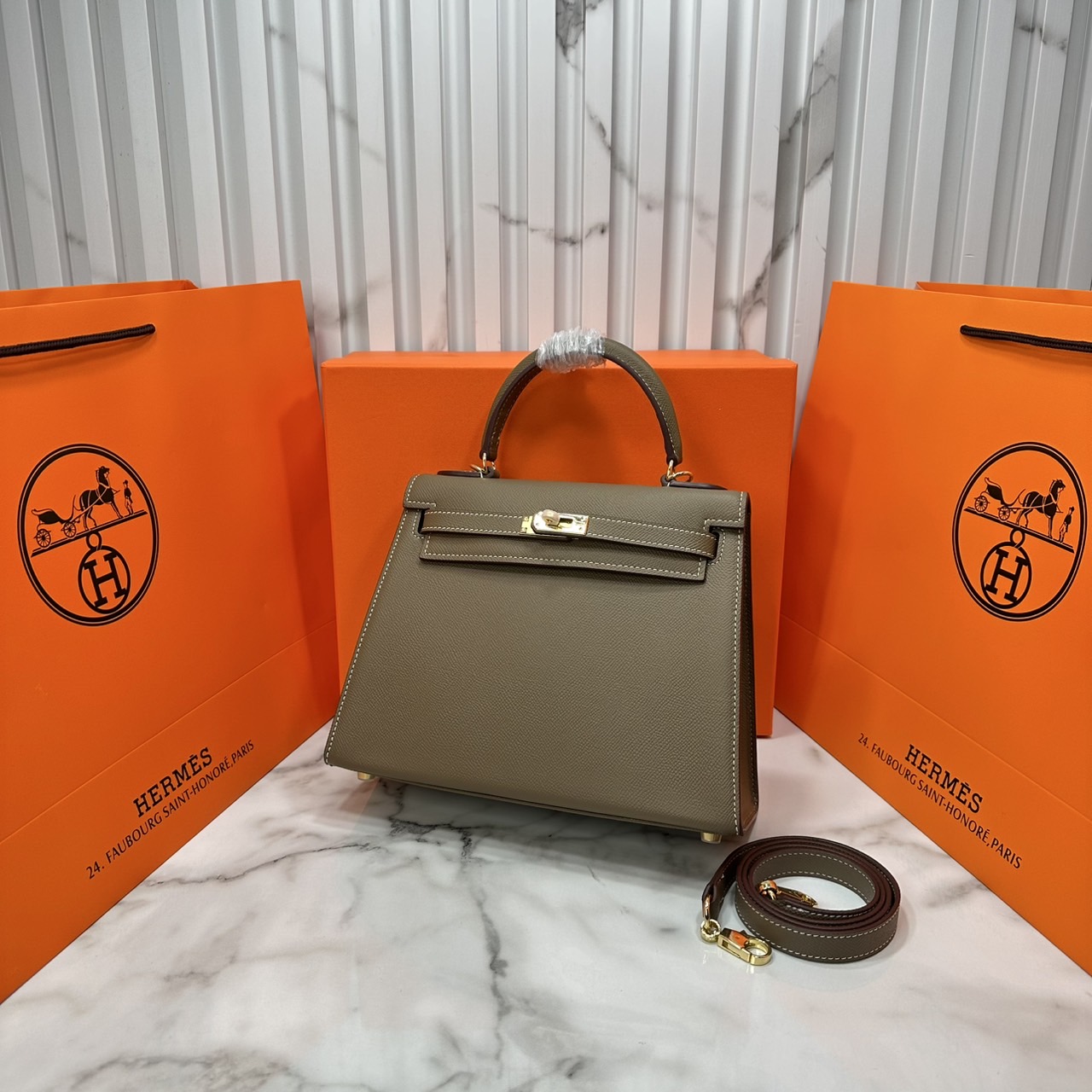 ORI หนังแท้ | Hermes Kelly 25cm กระเป๋าสะพายที่สุดแห่งหรูหราลัคชู นิยามของความสง่างามเหนือกาลเวลา แบรนด์เนมในฝัน งดงามดั่งเจ้าหญิง