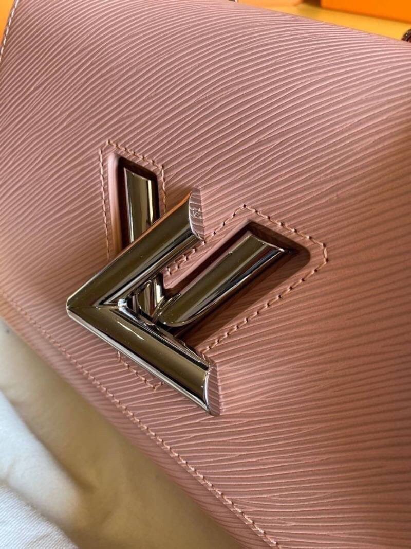 VIP 】หนังแท้ LOUIS VUITTON Epi Twist Shoulder Bag MM 4 สี พร้อมส่งที่ไทย