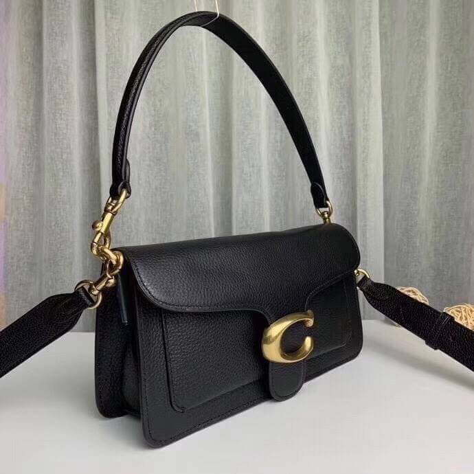 OUTTLET 】Coach Tabby Shoulder Bag 26 กระเป๋าหิ้วได้//คล้องไหล่ได้//สะพายข้างได้ ใบเดียวสุดคุ้มค่ะ! เปิดปิดกระเป๋าแบบกระดุมแม่เหล็ก มีอะไหล่Cตัวใหญด้านหน้าบ่งบอกถึงความหรูทีเดียวค่ะ ใส่กระเป๋าเงินใบยาวได้ มีช่องซิปกลาง;ช่องเล็กใส่ของจุกจิก;ช่องด้านหน้าหนึ่