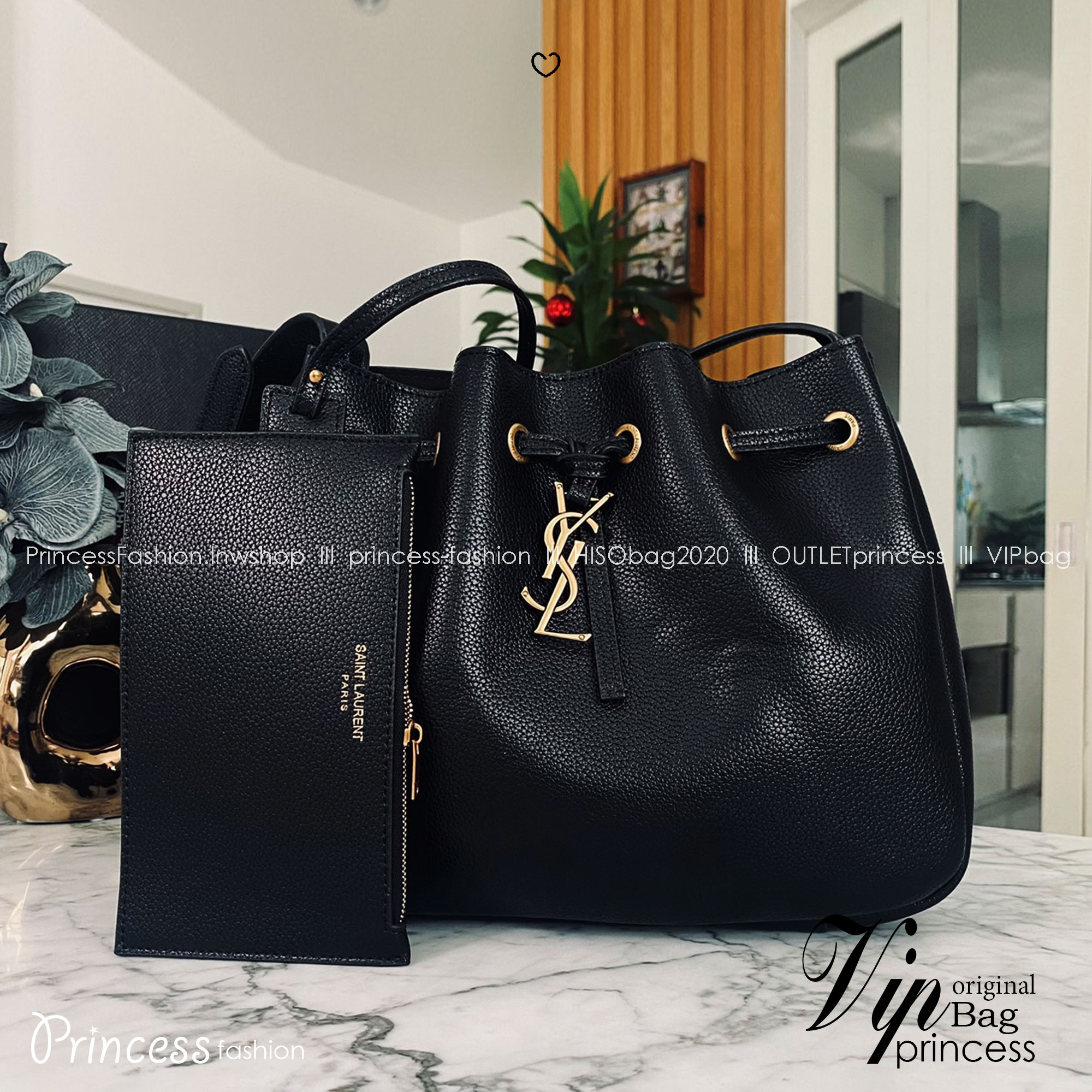 YSL PARIS VII flat hobo bag / YSL Bucket Bag กระเป๋าสะพายทรงโฮโบบัคเก็ต งานหนังเต็มใบ ฟังก์ชั่นสุดเลิศพร้อมเชือกรูด ดีไซน์รูปทรงใช้งานง่าย -- [รับตัวแทนกระเป๋า]