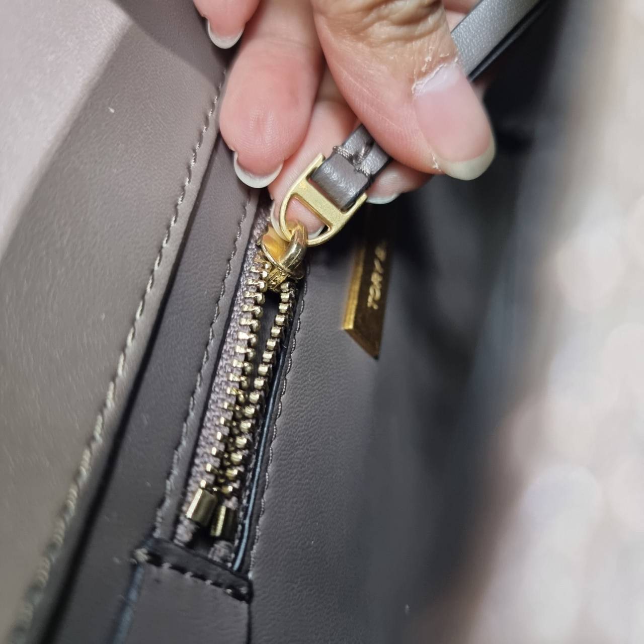 OUTLET 】TORY BURCH FLEMING SMALL CONVERTIBLE SHOULDER BAG แรร์ไอเท็ม สีมาใหม่ นิวซีซั่น สวยหรู ดูผู้ดีสุด