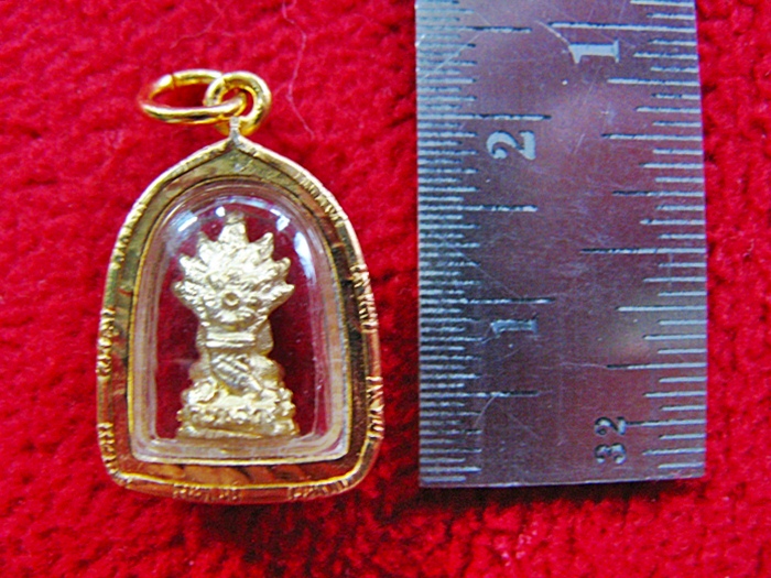 จี้พระประจำวันเกิดวันเสาร์ ปางนาคปรก ทรงซุ้มโค้ง เนื้อทองเลี่ยมทองไมครอนค่ะ