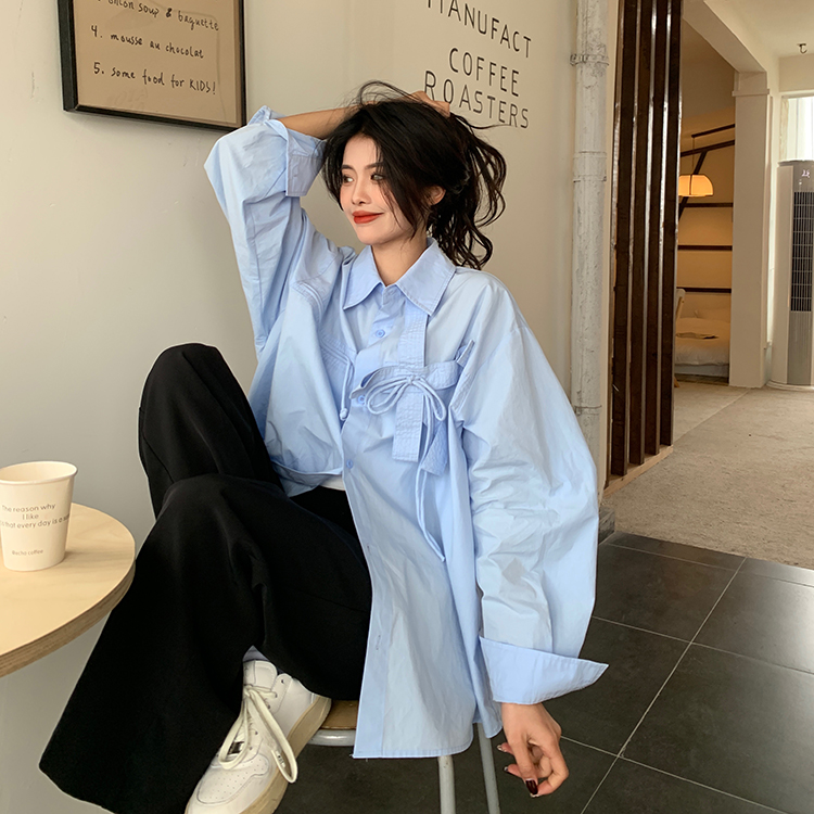 พร้อมส่ง 🥣 Wolta tops เสื้อเชิ้ตแขนยาวสีฟ้าแต่งสายโบว์เก๋ๆ (IN36866)