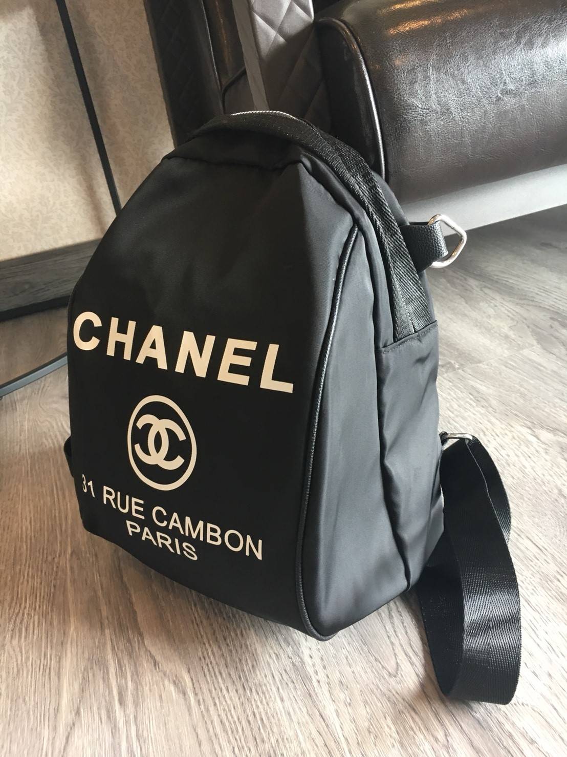 New item! must have kaa กระเป๋าเป้ mini nylon จากพรีเมี่ยมกิ้ฟ แบรนด์ Chanel กับทรง Chanel Nylon 2way backpack โดดเด่นด้วยดีไซน์เป้เก๋กู๊ดดด ตัวกระเป๋าไนล่อน ขนาดเล็ก อะไหล่เงินเงา **กันน้ำได้ จุของได้กำลังดี มีช่องใส่ของเป็นสัดส่วน มาพร้อม สายสะพาย 2 สาย