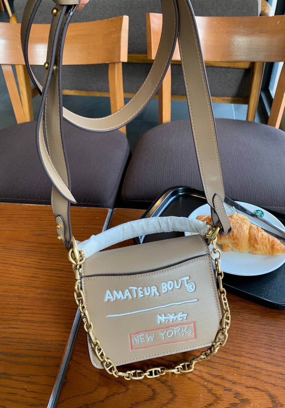 LIMITED EDITION COACH X JEAN-MICHEL BASQUIAT BEAT พร้อมส่งที่ไทย! ผลงานจากศิลปินระดับโลก