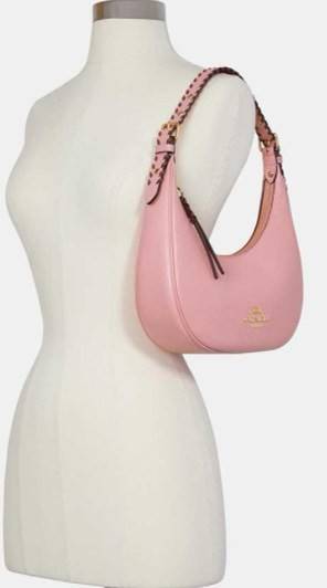 COACH BAILEY HOBO WITH WHIPSTITCH ((C4108//C1322)) พร้อมส่งที่ไทย!! สวยจริงไม่จกตาแน่นอนค่าา กระเป๋าทรงโค้ง ใช้แบบหิ้วหรือคล้องไหล่ก็ดูดี ใช้วัสดุหนังแท้ชั้นดี หนังสวยมากๆค่ะ ด้านหน้าใช้อะไหล่แบรนด์ตัวใหญ่ หรู ดูสะดุดตามีเดียว