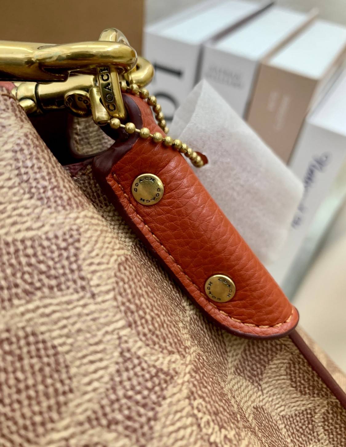 COACH WILLOW SHOULDER BAG ((C2745//C2590//C2621)) พร้อมส่งที่ไทย รุ่นแนะนำค่ะ🔥🔥 🔺กระเป๋าหิ้ว//คล้องไหล่//สะพายข้าง สุดคุ้ม! หนังแท้ชั้นดี ได้ไปหลงรักแน่นอนค่ะ หนังสวยมากๆ😘 🔺ตัวกระเป๋าแบ่งเป็นสองช่องหลัก ด้านนึงเป็นแ