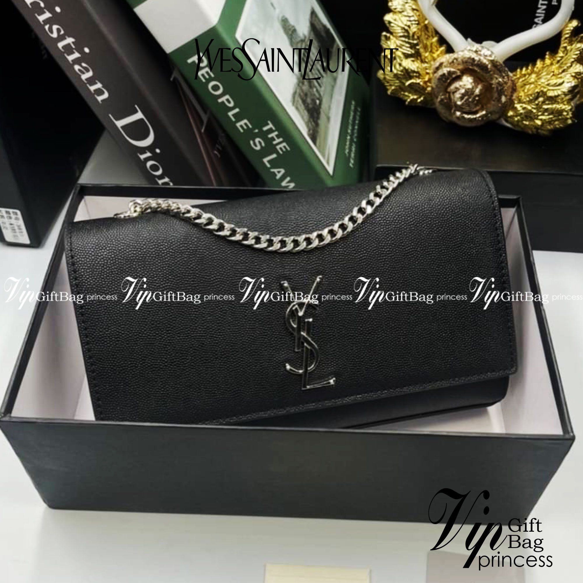 หนังแท้ YSL SAINT LAURENT Kate Medium leather shoulder bag กระเป๋าสะพายแบรนด์หรู เปิดหน้าอะไหล่ทอง,เงิน,ดำ (หนังลวดลายคล้ายคาเวียร์และหนังลาย Croc leather ) งานสวยดูดีมีระดับ ปั้มทุกจุด สวยเป๊ะมากก ขนาดกระทัดรัดกำลังดี มาพร้อมาสะพายโซ่ยาว (ปรับ/ถอด ไม่ได้