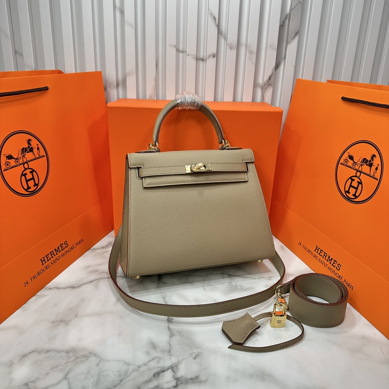 ORI หนังแท้ | Hermes Kelly 25cm กระเป๋าสะพายที่สุดแห่งหรูหราลัคชู นิยามของความสง่างามเหนือกาลเวลา แบรนด์เนมในฝัน งดงามดั่งเจ้าหญิง