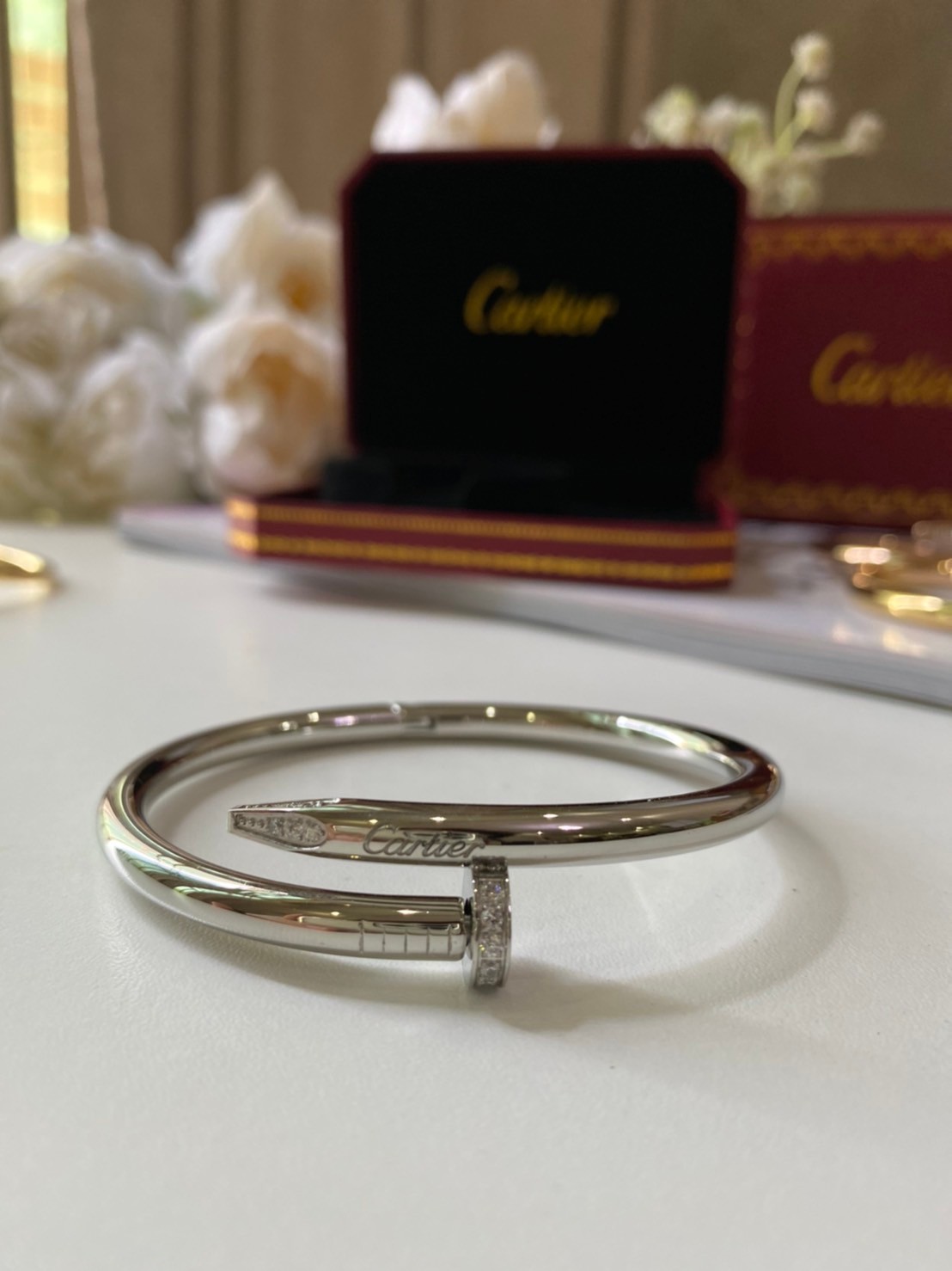 Cartier Bracelet / Cartier JUSTE UN CLOU กำไลคาเทียร์ตะปู รุ่นมีเพชร ภาพถ่ายจากงานจริง พร้อมกล่อง วัสดุโลหะเคลือบขึ้นเงาตามรูป ใช้งานต่างประเทศได้