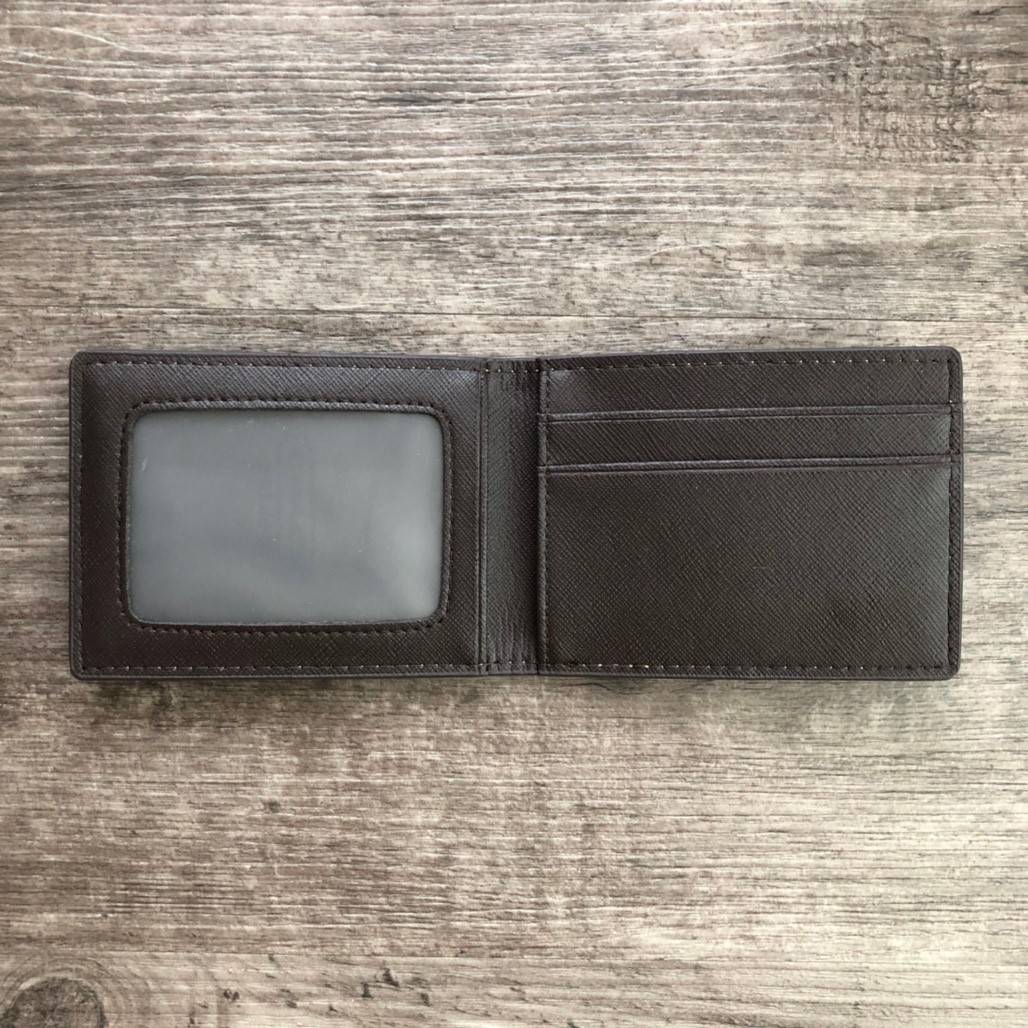 COACH Heritage Signature Compact ID Wallet กระเป๋าสตางค์ใบสั้น มาพร้อมกระเป๋าใส่บัตรใบเล็กอีก 1 ใบ จะมอบเป็นของขวัญหรือใช้เองก็แนะนำค่ะ