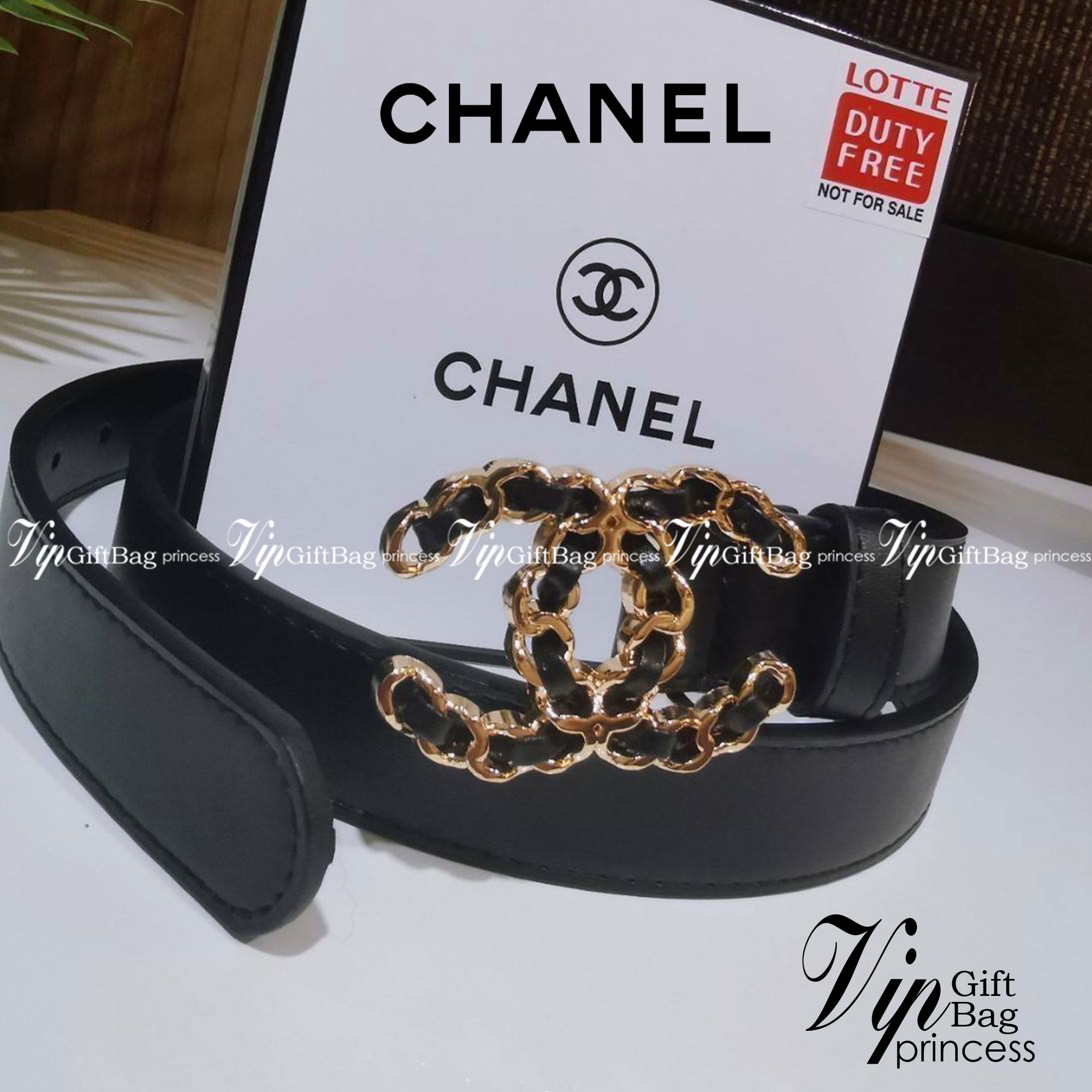 Chanel Vintage Logo Leather Belt VIP Gift With Purchase (GWP) พรีเมี่ยมกิ๊ฟ Limited จาก CHANEL PARFUME DUTYFREE วัสดุ Calfskin หนังแท้เรียบสวย หัวเข็มขัดโลโก้แบรนด์ 3D Vintage สายปรับระดับได้ มาในดีไซน์คลาสสิคเรียบหรูเข้ากับทุกลุ๊คแบบไม่มีเอ้าท์ พร้อม Ori