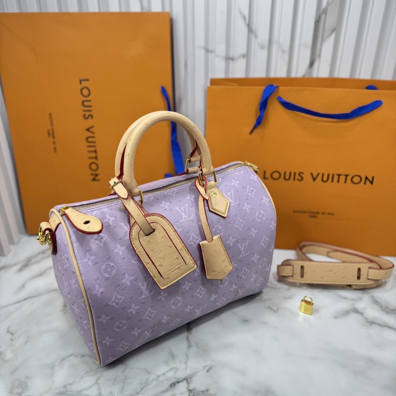 ORI หนังแท้ | LV Speedy P9 Bandoulière 30 Bag กระเป๋าสะพายทรงหมอนสปีดี้ใบใหญ่ คอลใหม่ล่าสุดหรูหราโดดเด่น แต่งลายนูนเพิ่มเท็กเจอร์เต็มใบ รูปทรงใช้งานง่ายสวยตลอดกาล