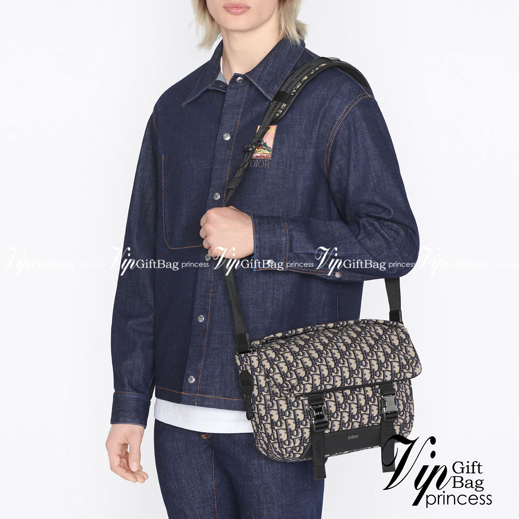 Dior Explorer Messenger Bag / Dior messenger bag / Beige and Black Dior Oblique Jacquard เกรดเทพออริจินอล หนังแท้ ภาพถ่ายจากสินค้าจริง ใช้งานต่างประเทศได้