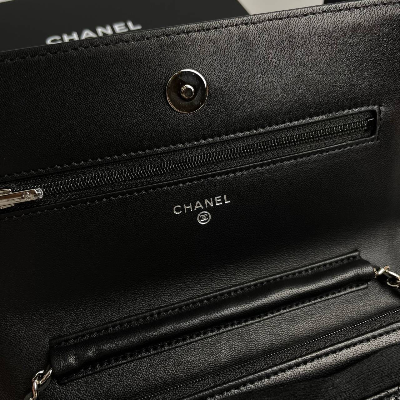 Chanel Wallet On Chain รุ่น Micro chip เกรดท็อปออริจินอล 1:1 สลับแท้ เกรดขายดีสุด งานสวยเป๊ะปัง ทรงสวยตรงปก ไม่ผิดหวัง ใช้งานต่างประเทศได้ ภาพถ่ายจากงานขายจริง
