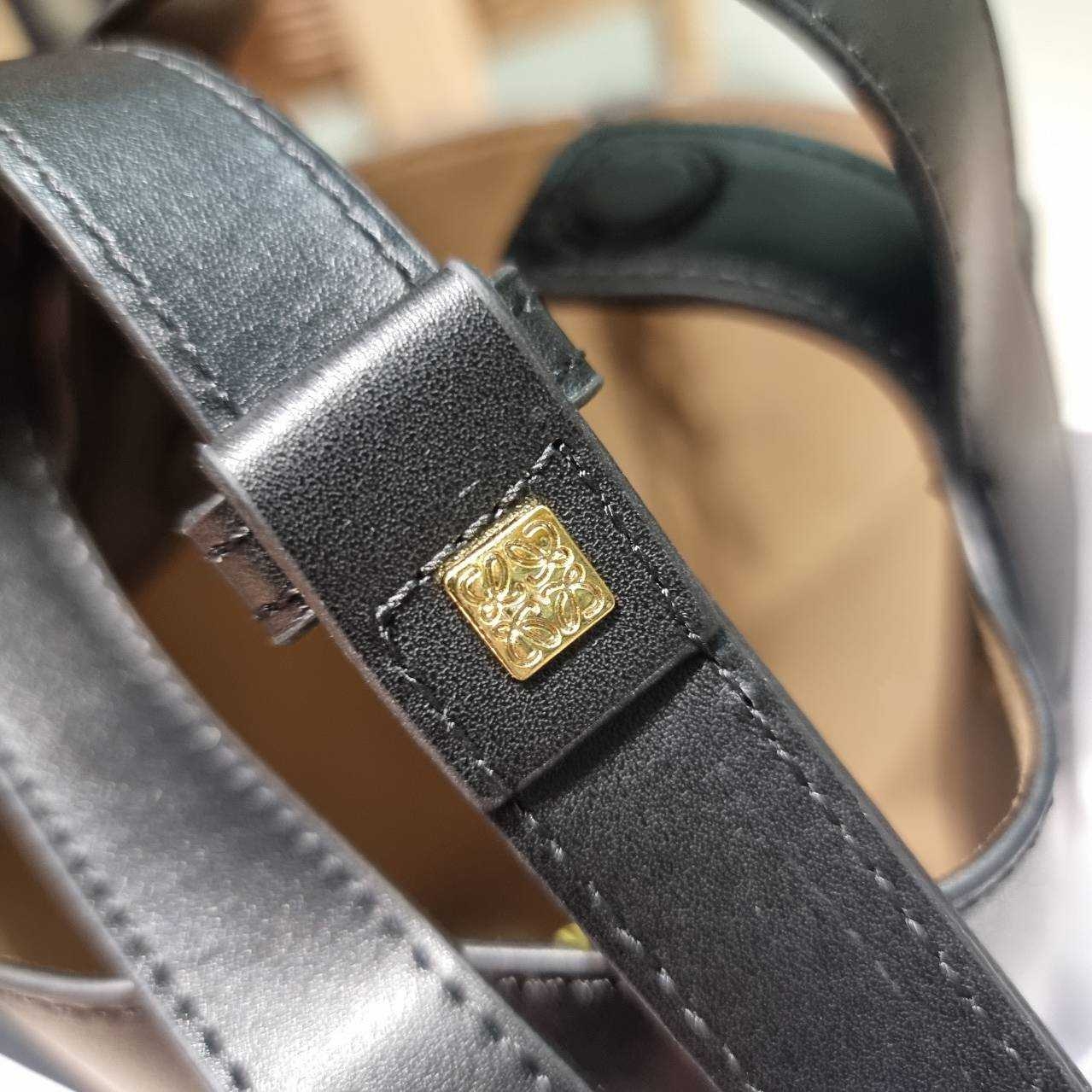 LOEWE MINI PEPBLE BUCKET IN MELLOW กระเป๋าทรงบัคเก็ต รูปทรงสวยใช้งานง่าย กิมมิคหรูหราสุดๆ