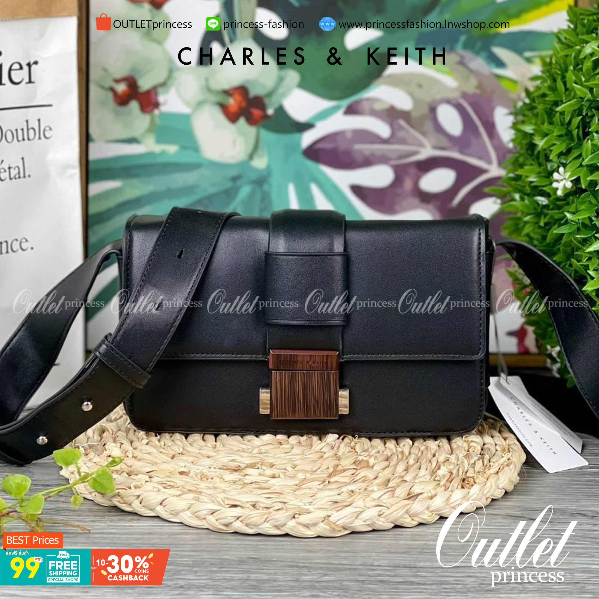 Charles & Keith Front Flap Push Lock กระเป๋าสะพายข้างทรงสวย จุดเด่นที่อะไหล่ลายไม้ตรงตัวเปิดปิด น้ำหนักเบา ด้านหลังมีช่องใส่ของได้ เปิดปิดแบบตัวกดล็อก ด้านในจุของได้พอสมควร เช่น iPhone 12 Pro Max กระเป๋าเงินใบกลาง/สั้นเป็นต้น สายสะพายยาวปรับสายได้ (ถอดสาย