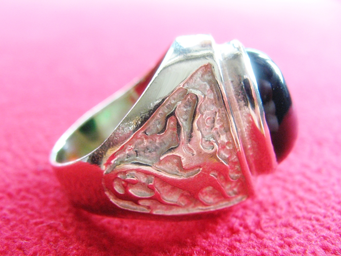 สินค้าหมดค่ะ แหวนพลอยมณีใต้น้ำสีเขียวเนื้อทองขาว(ทุกราศี)ค่ะ