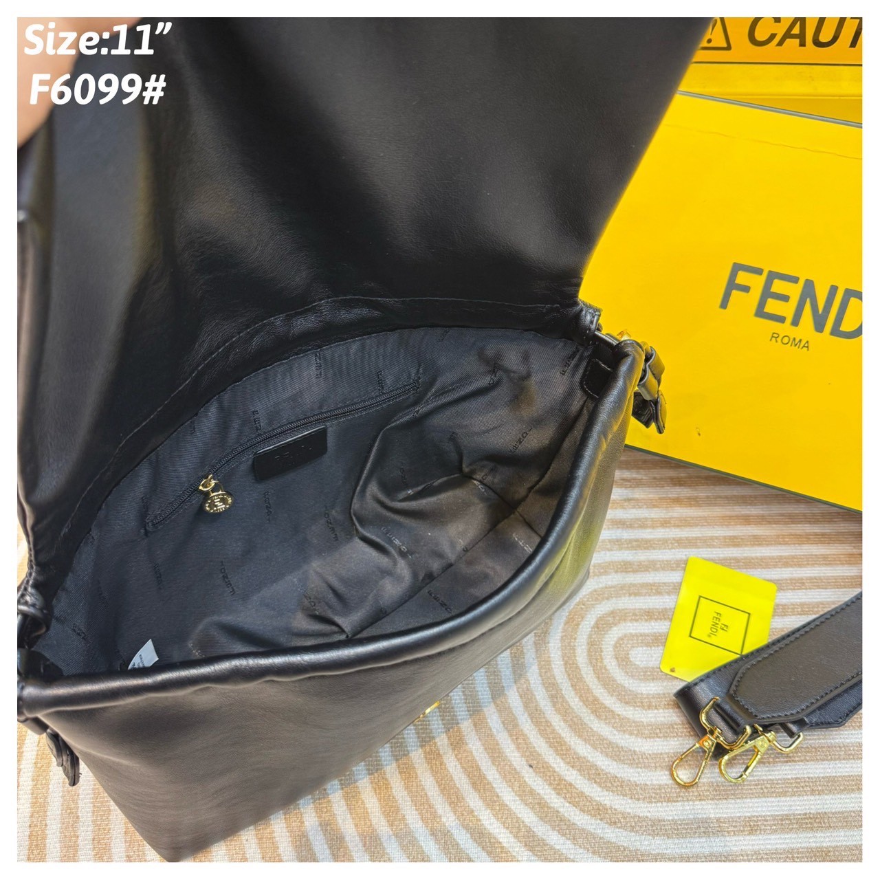 FENDI Mamma Baguette Bag กระเป๋าสะพายทรงสวย ดีไซน์เรียบง่ายคลาสสิค หรู ดูผู้ดี รูปทรงใช้งานง่าย หนังสวยสัมผัสนุ่ม ใหม่ล่าสุด รุ่นลิมิเต็ดที่สาวๆตามหา ภายในโล่งกว้าง เสิร์ฟให้ในราคาน่ารักๆ