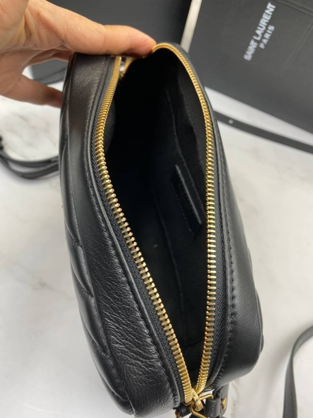 VIP 】หนังแท้ YSL SAINT LAURENT Lou Medium Monogram YSL Calf Crossbody Bag