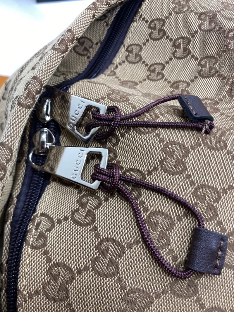GUCCI Medium backpack with Gucci logo กระเป๋าเป้ขนาดกลาง ทรงใบใหญ่เอาใจสายจุ Best seller Unisex backpack งานผ้าแคนวาสพิมพ์ลาย GG สวยเด่นเป็นเอกลักษณ์ ใช้ได้ทั้งหนุ่มๆและสาวๆ ใบนี้คุ้มค่าราคามากๆ