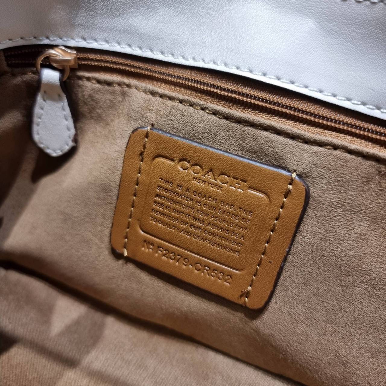 COACH ELIZA SHOULDER BAG IN SIGNATURE CANVAS CR532 / CR533 กระเป๋าสะพายไหล่ทรงโฮโบสุดหรู ดีไซน์โลโก้แบบใหม่สวยเด่น เกรดท็อปออริ เกรดดีสุด สลับแท้ 1:1 ใช้ต่างประเทศได้