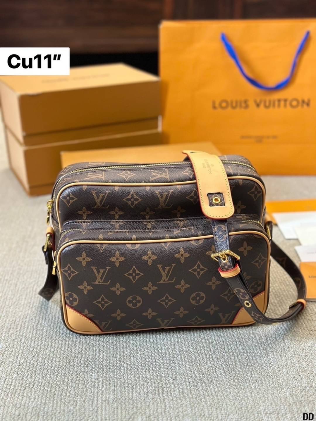 LV Nile Crossbody Monogram Canvas Bag กระเป๋าทรงแมสเซ็นเจอร์วินเทจใบใหญ่ unisex bag ใช้ได้ทั้งชายหญิง จุของได้เยอะ พิมพ์ลายโมโนแกรมคมชัดสวยงาม