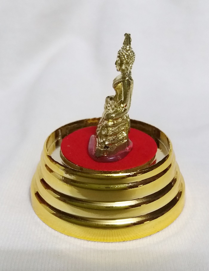 สินค้าหมดค่ะ หลวงพ่อโสธร ความสูงรวมที่ครอบ 2 นิ้ว(ตั้งบูชาหน้ารถ)ค่ะ