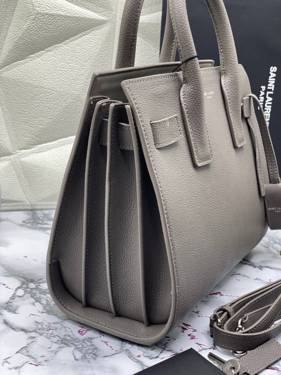 หนังแท้ Yves Saint Laurent Bag CLASSIC SAC DE JOUR BABY IN GRAINED LEATHER