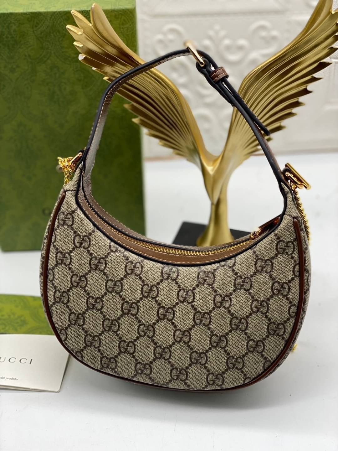 GUCCI GG half-moon-shaped mini bag เกรดออริจินอล ภาพสินค้าถ่ายจากงานขายจริง ใช้งานต่างประเทศได้ รูปทรงพระจันทร์เสี้ยวบนผ้าแคนวาส GG Supreme