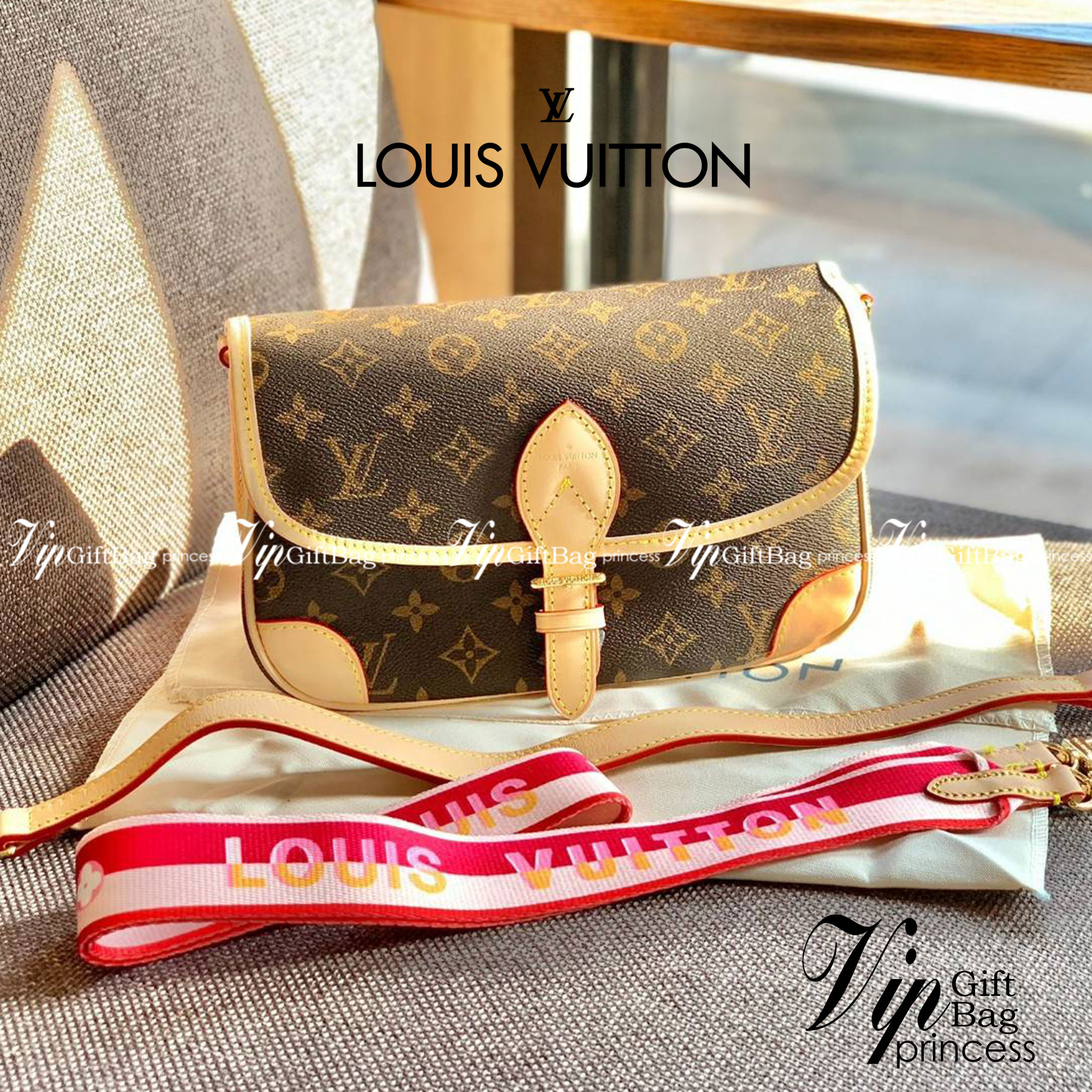 LOUIS VUITTON DIANE MONOGRAM พร้อมส่ง สุดคุ้ม! กับกระเป๋าLV พรีเมี่ยมกิฟ ตปท. หนังแท้ นิ่ม ทรงสวยมากๆค่ะ ((พื้นผิวหนังเป็นการขัดตามธรรมชาติจะมีรอยดำๆตรงขอบหนังนะคะ)) รุ่นนี้มาในลุคสวย หรู ดูชิล เพราะไม่ว่าลุคไหนๆก็เอาจริงๆจ้า! เปิดปิดกระเป๋าแบบกระดุมแม่เห