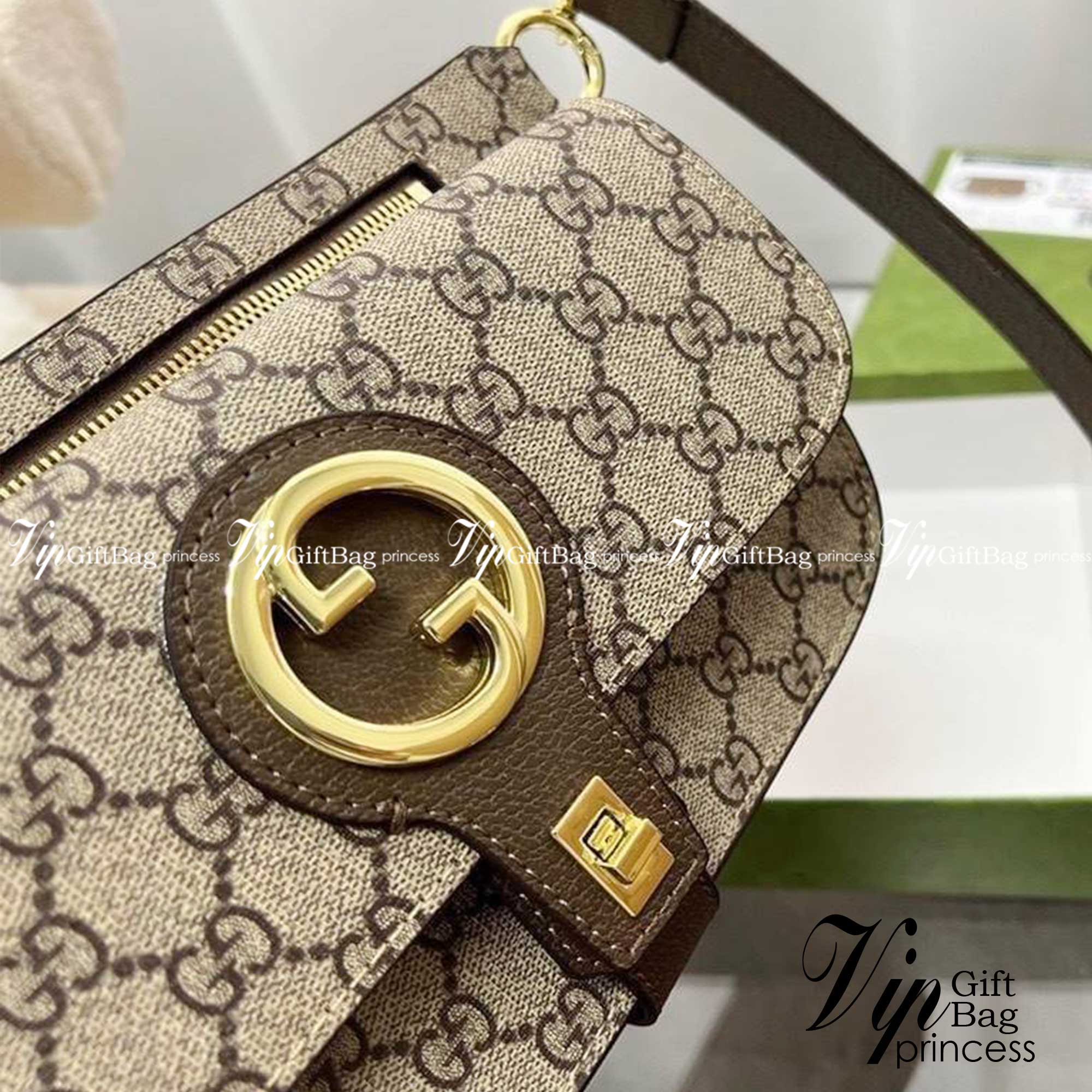 Gucci Blondie belt bag กระเป๋าสะพาย หรือคาดอก คาดเอวได้ คุ้มมากในใบเดียวค่ะ เป็นรุ่น unisex ใช้ได้ทั้งชายหญิง เท่ๆ คูล เลยค่ะ ภาพถ่ายจากงานขายจริง ใช้งานต่างประเทศได้