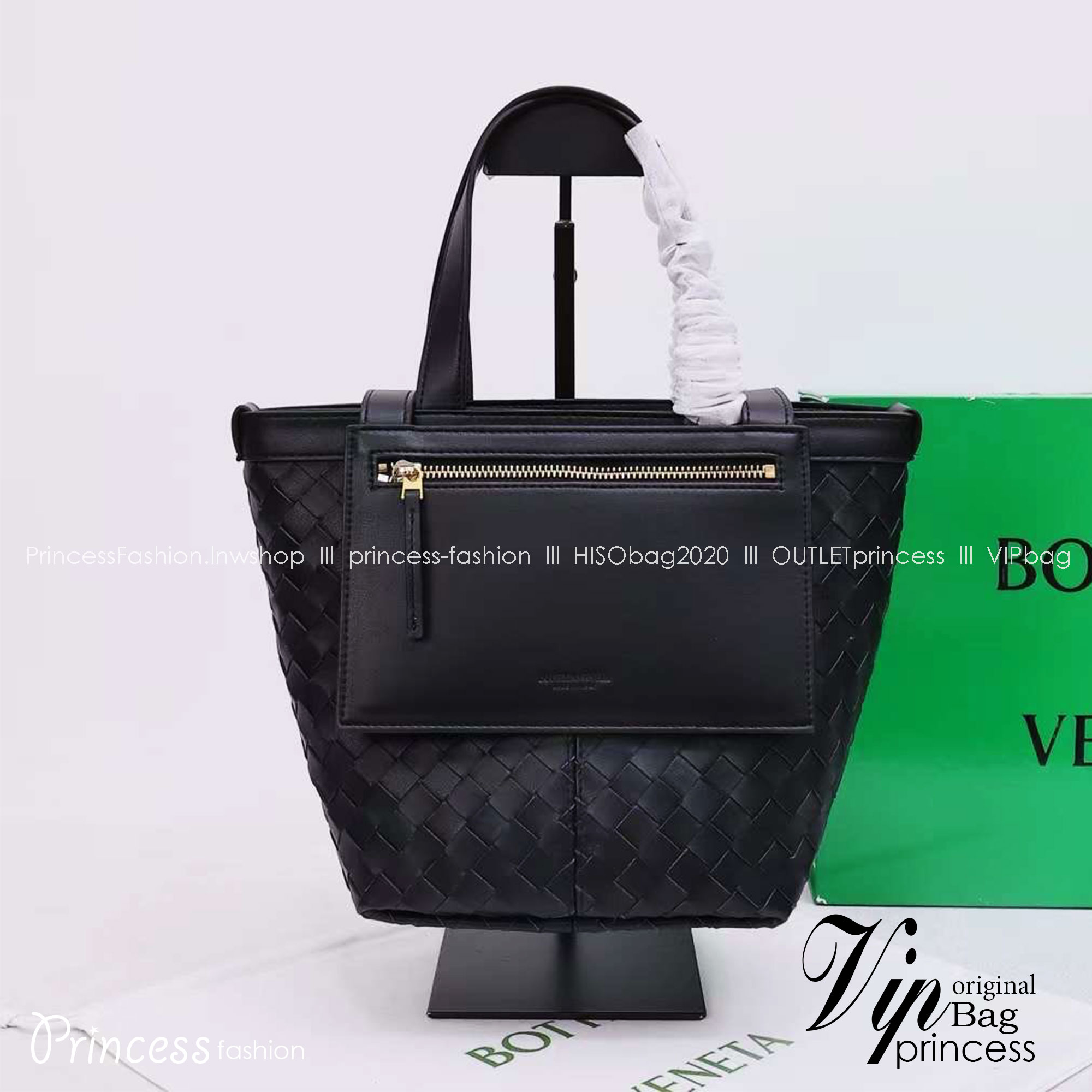 BOTTEGA Small Flip Flap Tote bag soft Intrecciato leather with zippered pocket กระเป๋าทรงโท้ทดีไซน์สานเป็นเอกลักษณ์หรูหรา จุของได้เยอะ เกรดออริ สลับแท้ 1:1 ใช้งานต่างประเทศได้