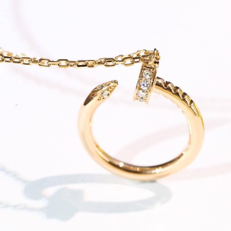 Cartier JUSTE UN CLOU NECKLACE สร้อยคอคาเทียร์ หัวตะปูหัวเพชร เกรดออริจินิล ปั้มทุกจุด วัสดุคุณภาพดี ไม่ลอกไม่ดำ พร้อมกล่องหนาตามแบบปั้มลายแบรนด์ ภาพสินค้าถ่ายจากงานขายจริง ใช้งานต่างประเทศได้