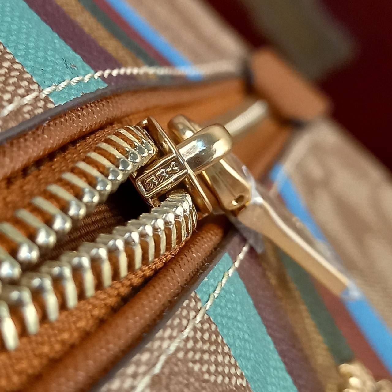 COACH KENLEY BACKPACK IN SIGNATURE CANVAS WITH STRIPE (COACH C5795)🌈🍁กระเป๋าเป้ กระเป๋าสะพายรุ่น Unisex ที่ใช้ได้ทั้งชายและหญิง รูปทรงสวย ขนาดกำลังดี// วัสดุแคนวาสคุณภาพ ผสมหนังแท้ ลาย SIGNATURE//เปิด-ปิด ด้วยซิบ ด้านในโล่งกว้าง จุของได้เย