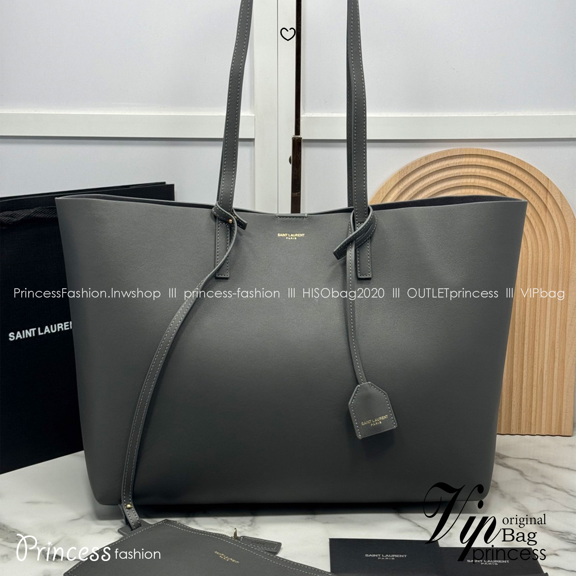 YSL Shopping Large Tote Bag กระเป๋าทรงโท้ทใบใหญ่หนังแท้ ภายในโล่งกว้าง จุของได้เยอะ เรียบหรูทรงสวย ดีไซน์ออกมาให้ใช้งานได้ทุกลุค ทุกโอกาส สวยคมชัดทุกสี