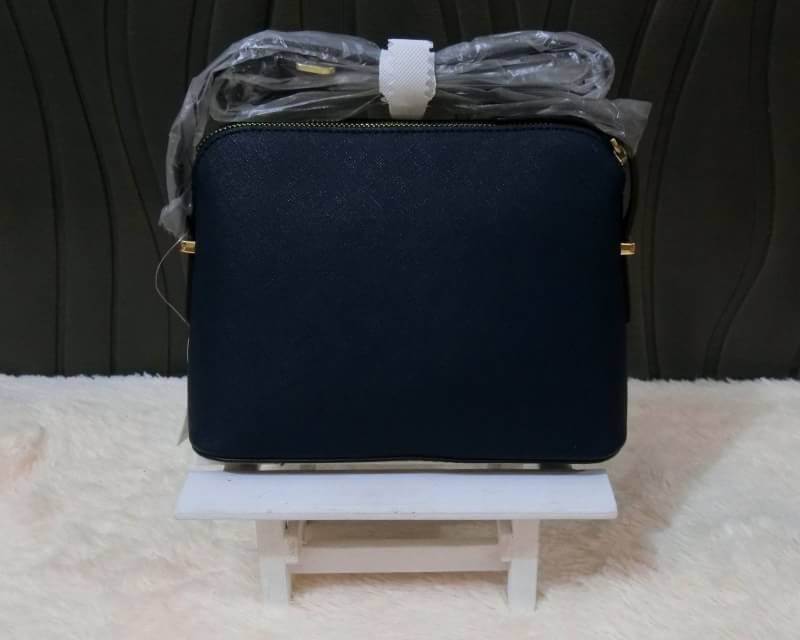 KATE SPADE CEDAR STREET MANDY แบรนด์ดังจากอเมริกาสุดฮิต กระเป๋าขนาดน่ารัก สะพายข้าง หนัง saffiano ภายในลายสวยเก๋สีทองเรียบหรู ทรงแข็งอยู่ทรง MUST HAVE!!