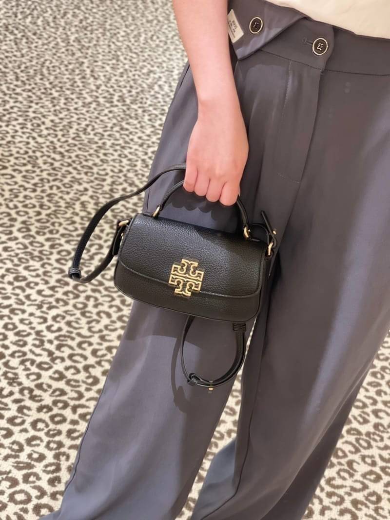 Tory Burch Britten Mini Top Handle Crossbody Bag กระเป๋าสะพายใบเล็กดีไซน์เรียบหรู เกรดออริ สลับแท้ 1:1 ใช้งานต่างประเทศได้