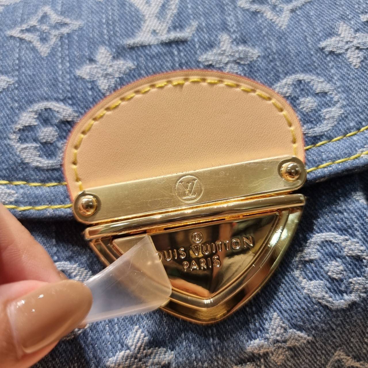 LV Sunset Denim Bag / LV Sunset Monogram Denim - Handbags แรงมากฉุดไม่อยู่ กับกระแสคอลใหม่ lvremix ดีไซน์แบบตัวมัม y2k รูปทรง baguette สวยดูแพง ใบนี้ก็ฉ่ำสุดๆ