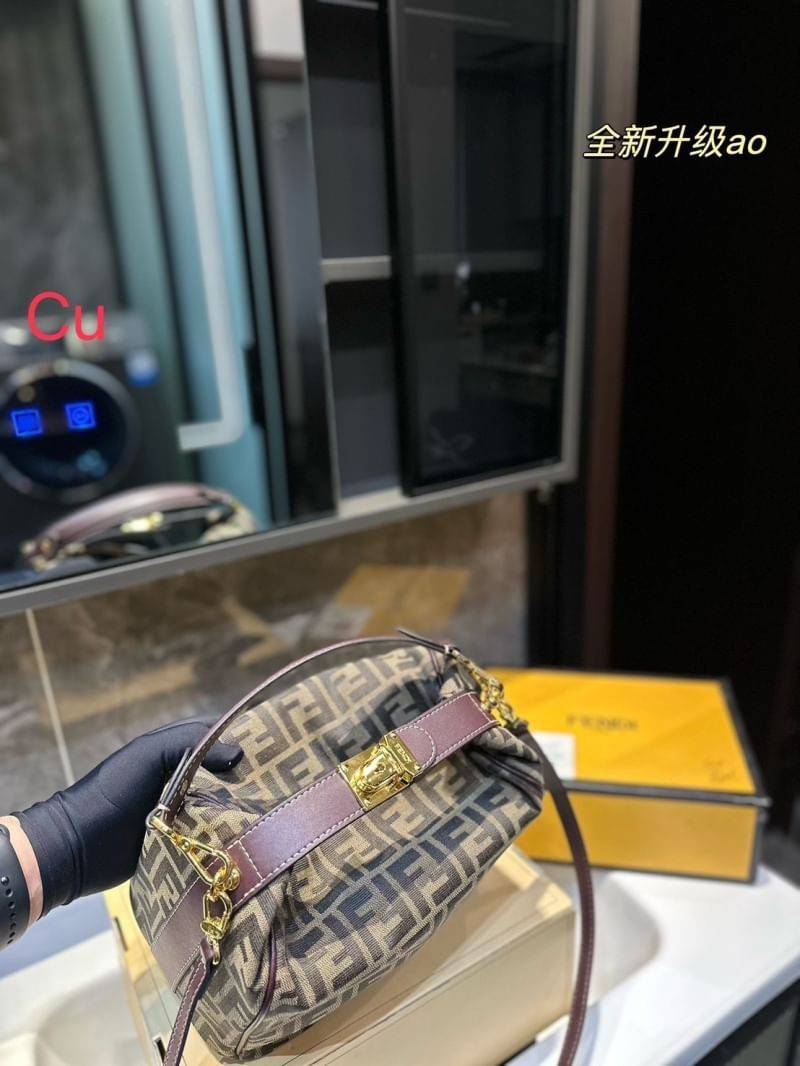 Fendi Tobacco Monogram FF Logo Zucca Buckle Belt Boston Mini Bag กระเป๋าสะพายไซส์มินิน่ารัก เปิดปิดด้วยตัวล็อคปั้มลายแบรนด์ ห้ามพลาดเลยค่ะใบนี้แนะนำสุดๆ