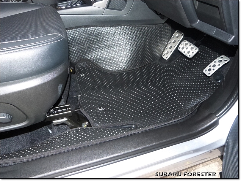 ยางปูพื้นรถยนต์ SUBARU FORESTER พรมกระดุมเม็ดเล็ก สีดำ เข้ารูป